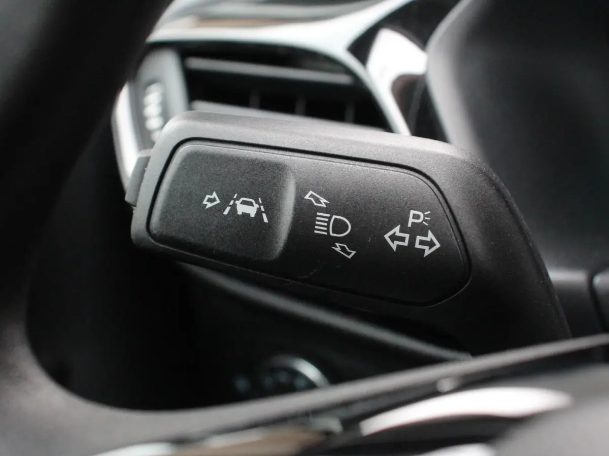 1.0 EcoBoost Connected Navigatie Apple Carplay/Android Auto Parkeersensor achter Cruise Control Airco Led