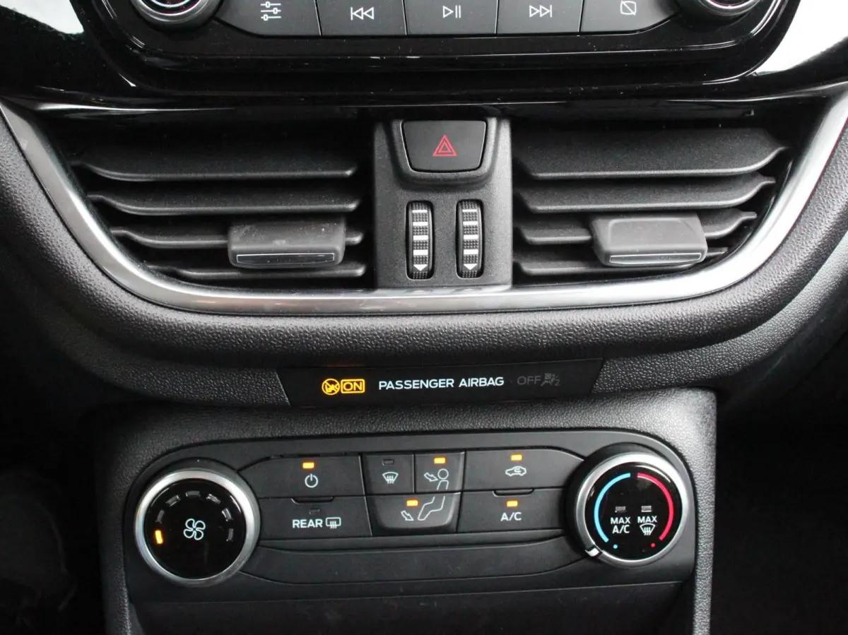 1.0 EcoBoost Connected Navigatie Apple Carplay/Android Auto Parkeersensor achter Cruise Control Airco Led