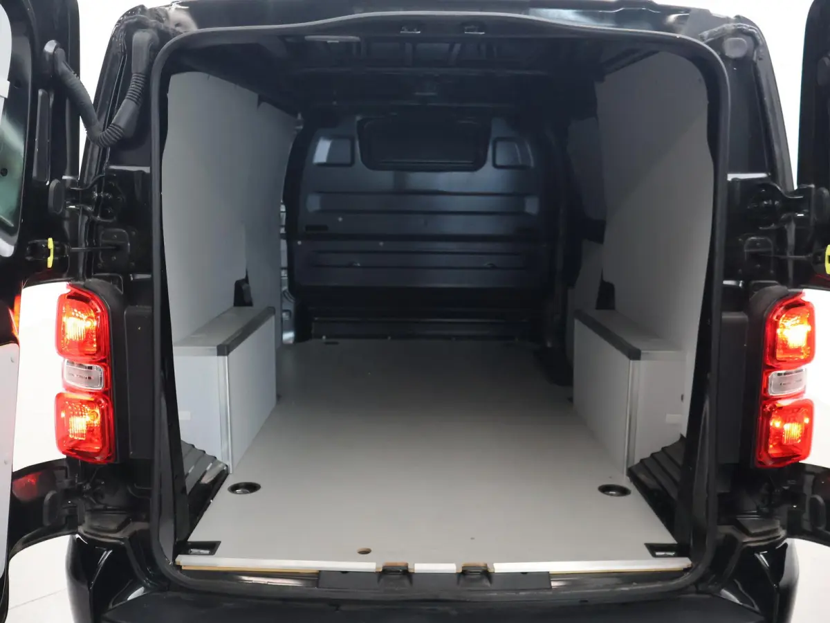 2.0 MULTIJET L3H1 180 PK AUT. + CARPLAY | LMV | CAMERA | TREKHAAK 2500 KG