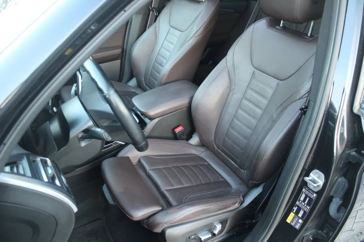XDrive30e M-Sport Shadow | Pano | ACC | HUD | Memory | 360