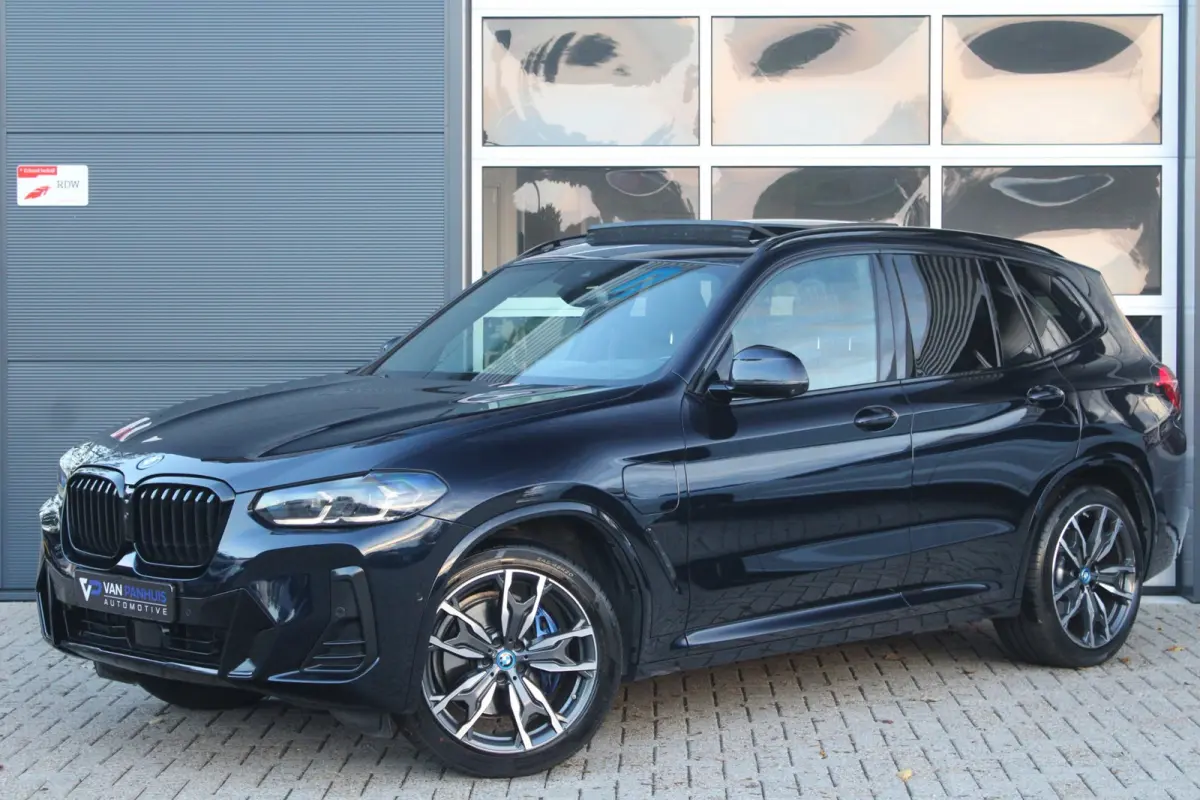 XDrive30e M-Sport Shadow | Pano | ACC | HUD | Memory | 360