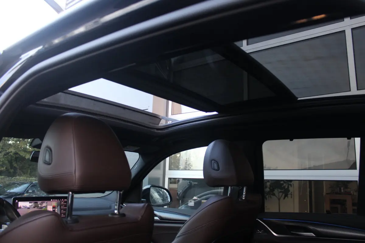 XDrive30e M-Sport Shadow | Pano | ACC | HUD | Memory | 360