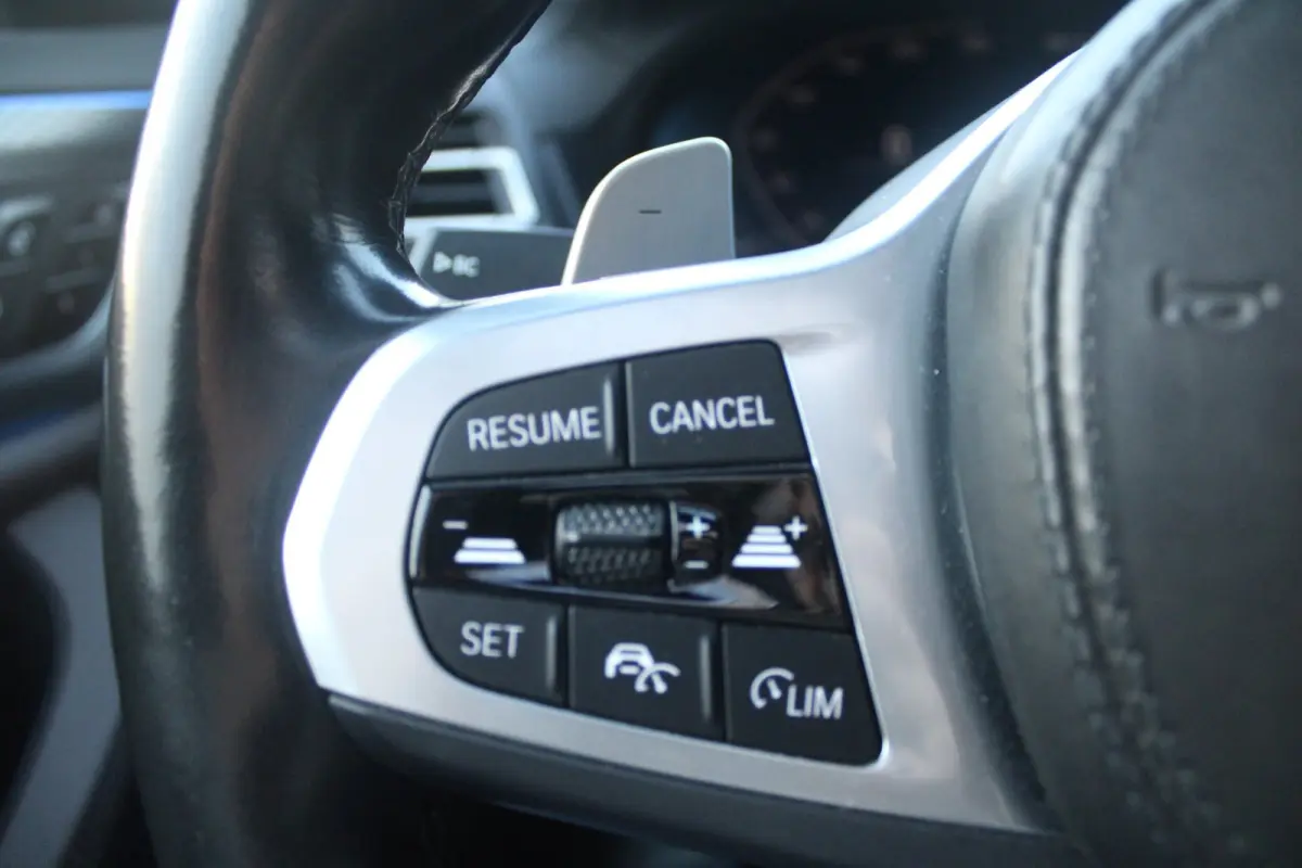 XDrive30e M-Sport Shadow | Pano | ACC | HUD | Memory | 360