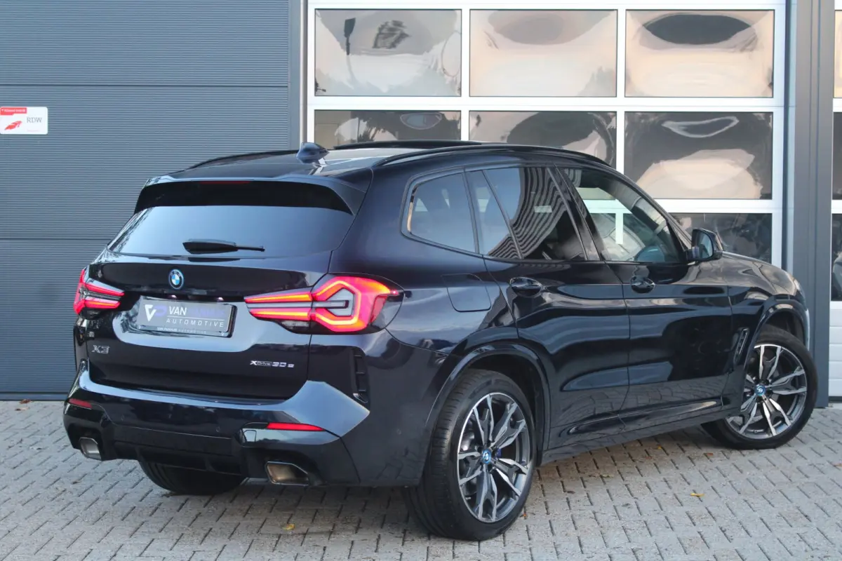 XDrive30e M-Sport Shadow | Pano | ACC | HUD | Memory | 360