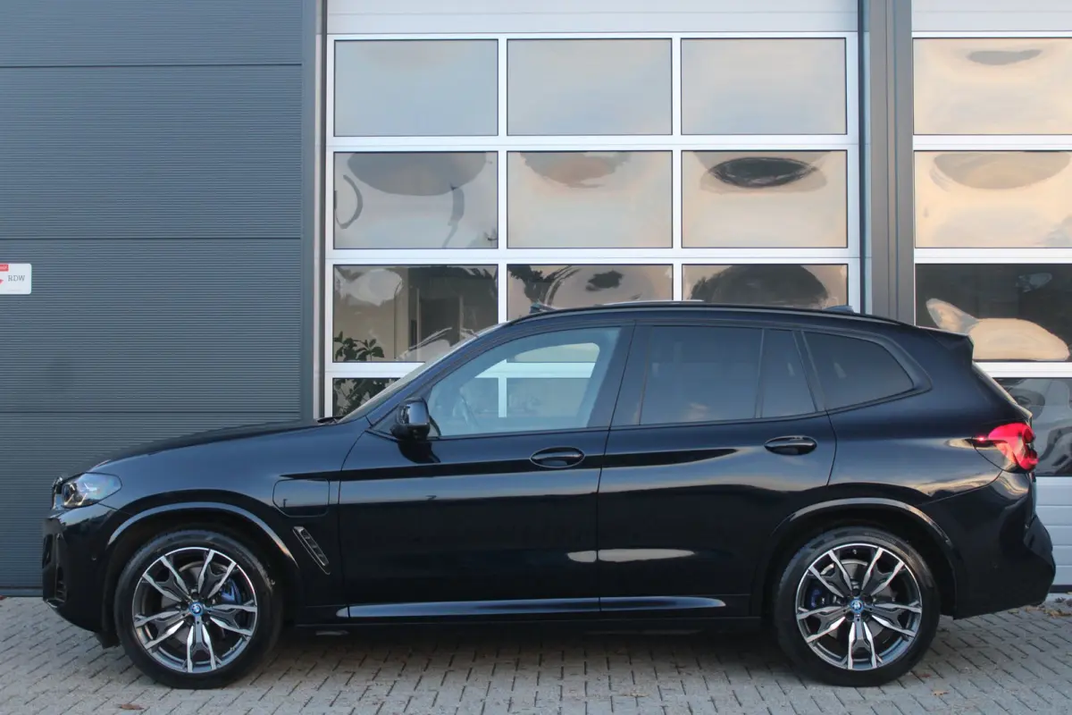 XDrive30e M-Sport Shadow | Pano | ACC | HUD | Memory | 360
