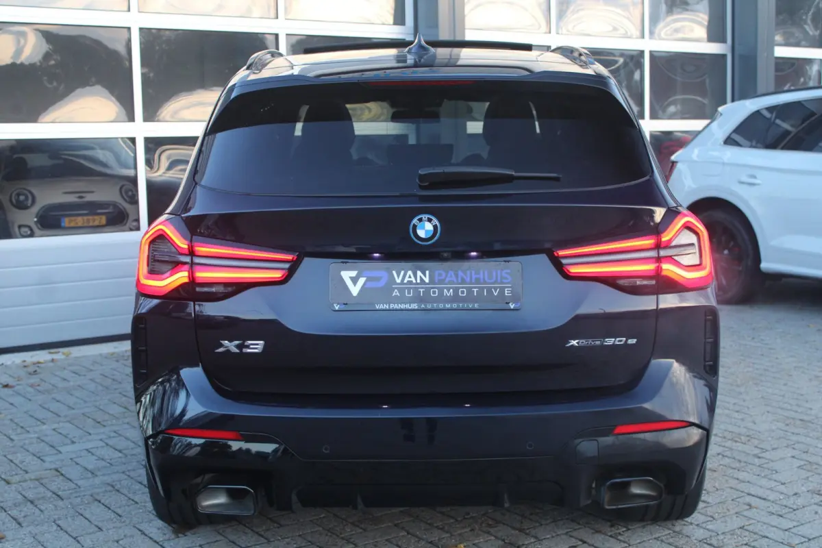 XDrive30e M-Sport Shadow | Pano | ACC | HUD | Memory | 360