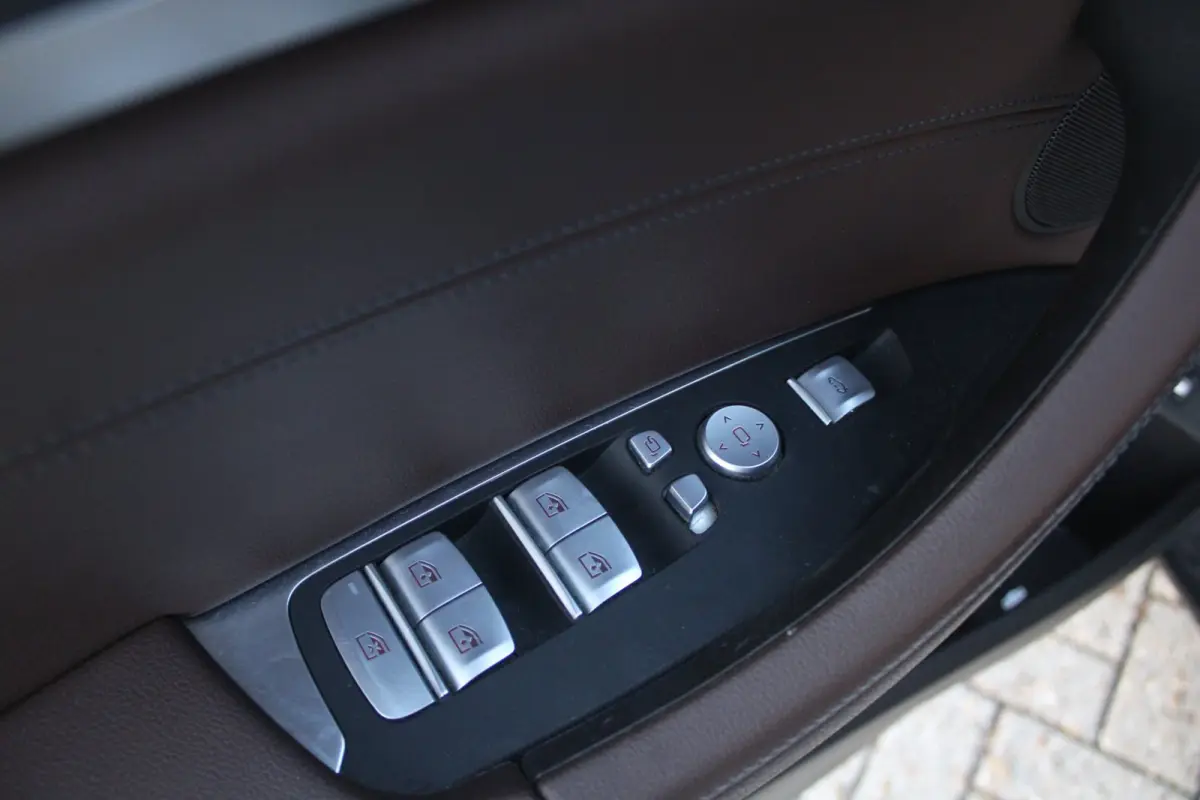 XDrive30e M-Sport Shadow | Pano | ACC | HUD | Memory | 360