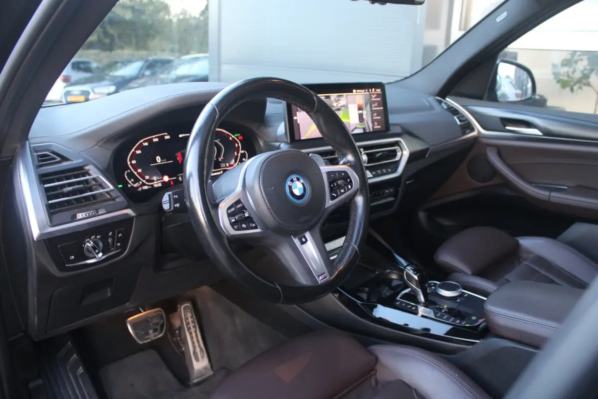 XDrive30e M-Sport Shadow | Pano | ACC | HUD | Memory | 360