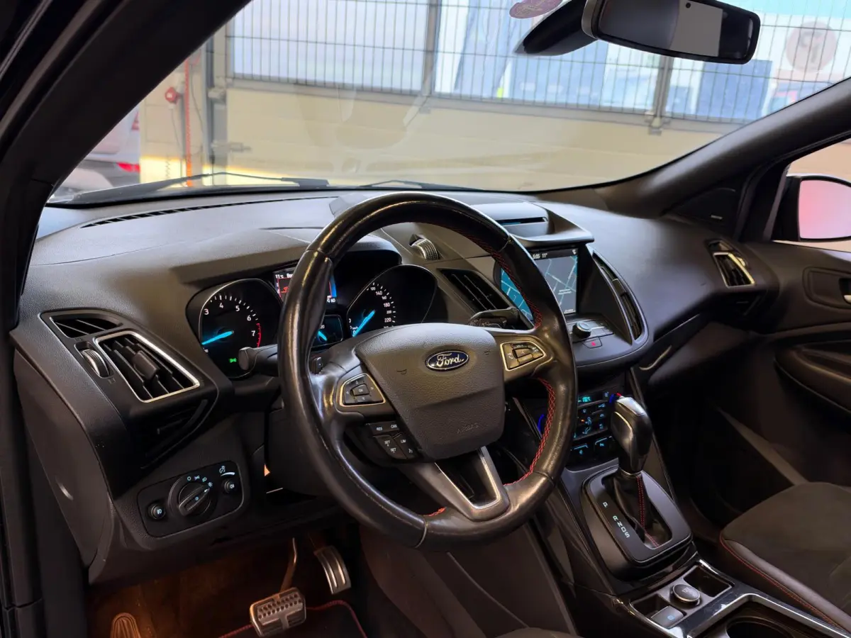 1.5 EcoBoost ST Line, Pano, Camera, carplay, Stoel/Stuurverwarming, trekhaak