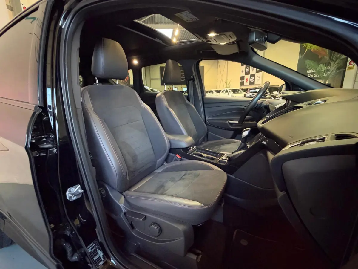 1.5 EcoBoost ST Line, Pano, Camera, carplay, Stoel/Stuurverwarming, trekhaak