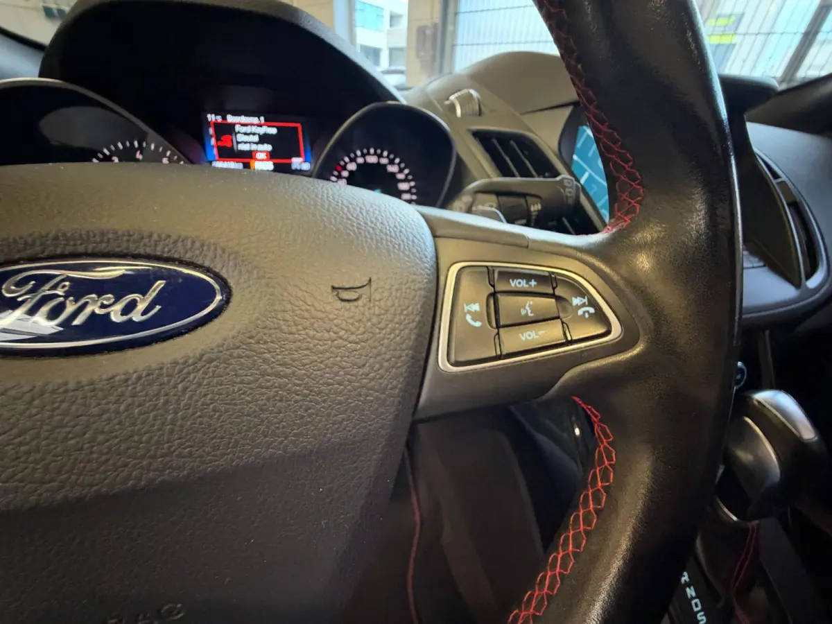 1.5 EcoBoost ST Line, Pano, Camera, carplay, Stoel/Stuurverwarming, trekhaak