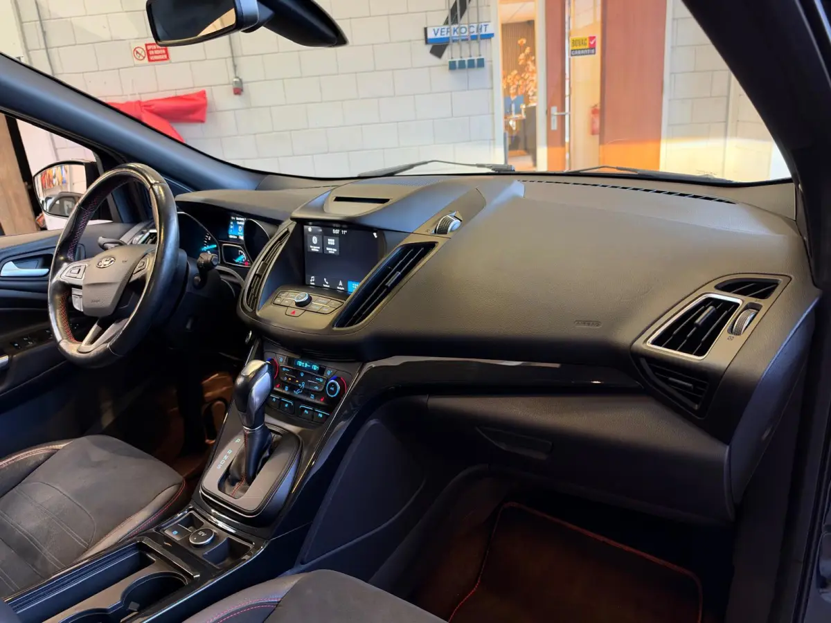 1.5 EcoBoost ST Line, Pano, Camera, carplay, Stoel/Stuurverwarming, trekhaak