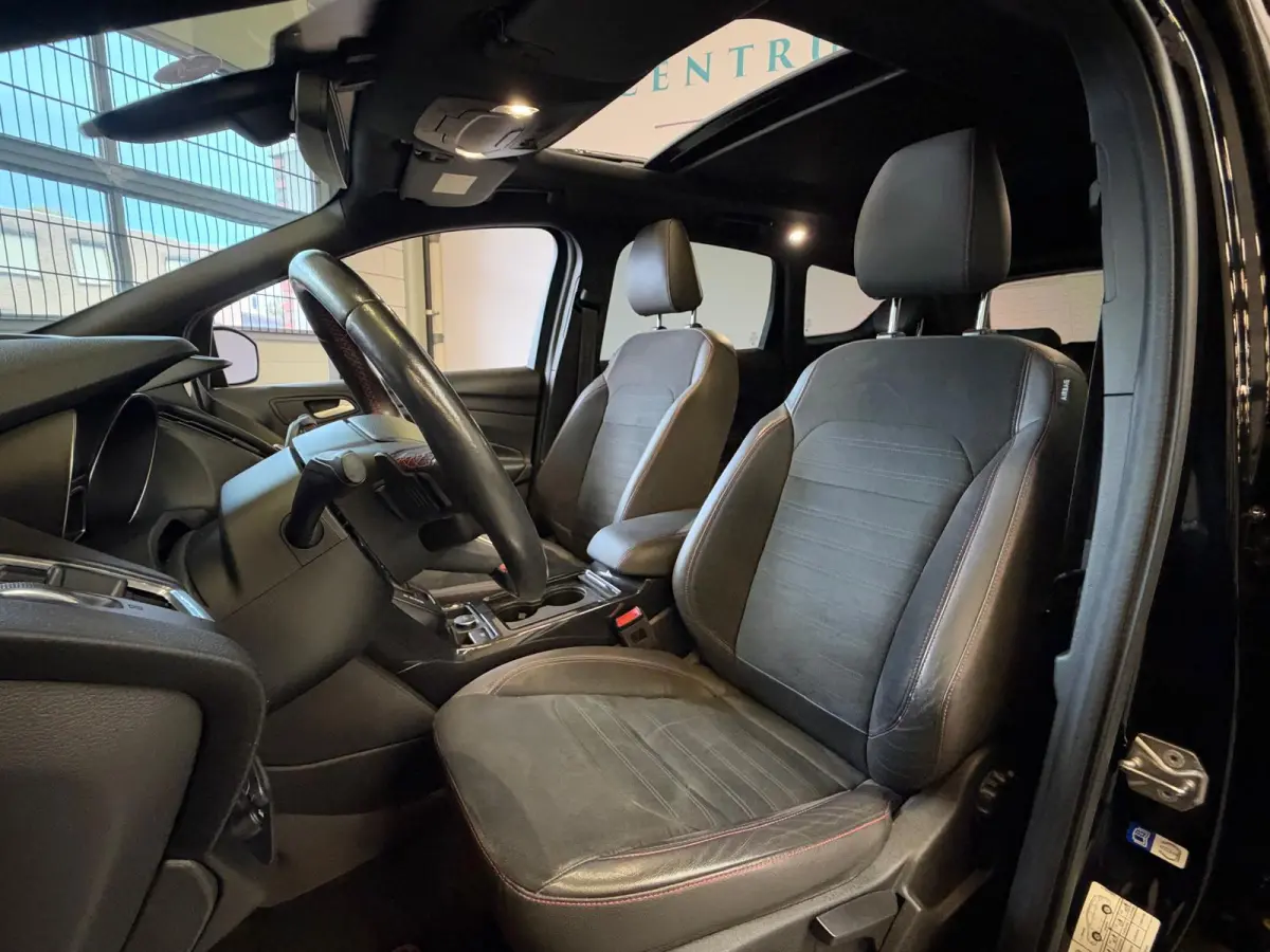 1.5 EcoBoost ST Line, Pano, Camera, carplay, Stoel/Stuurverwarming, trekhaak