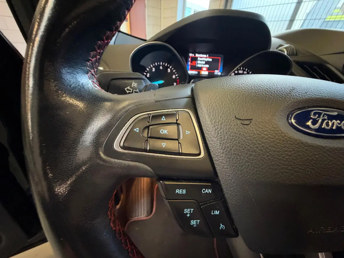1.5 EcoBoost ST Line, Pano, Camera, carplay, Stoel/Stuurverwarming, trekhaak