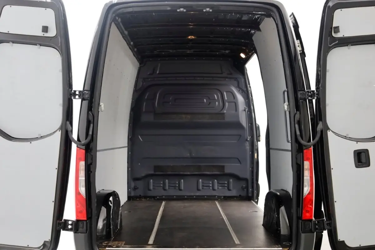211 CDI 115pk 9G Automaat L2H2 Airco/Navi/Camera 08-2021