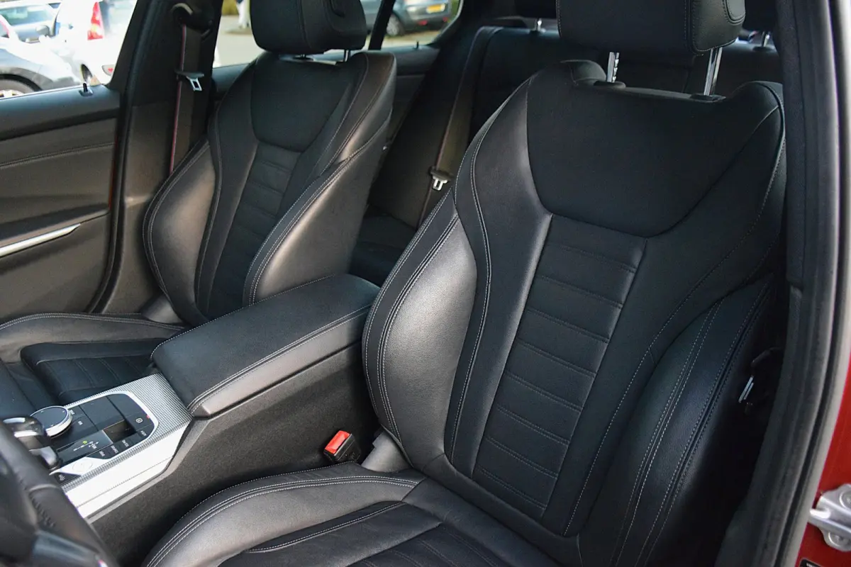 320i High Executive Edition*M-Pakket*DAK*HEAD-UP*LEDER*ENZ*