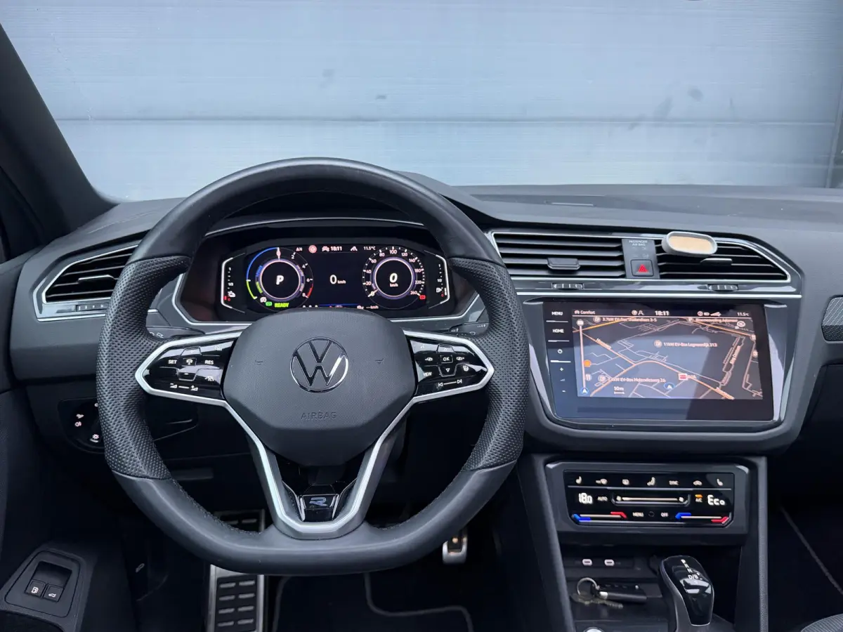 1.4 TSI eHybrid R-Line Business+