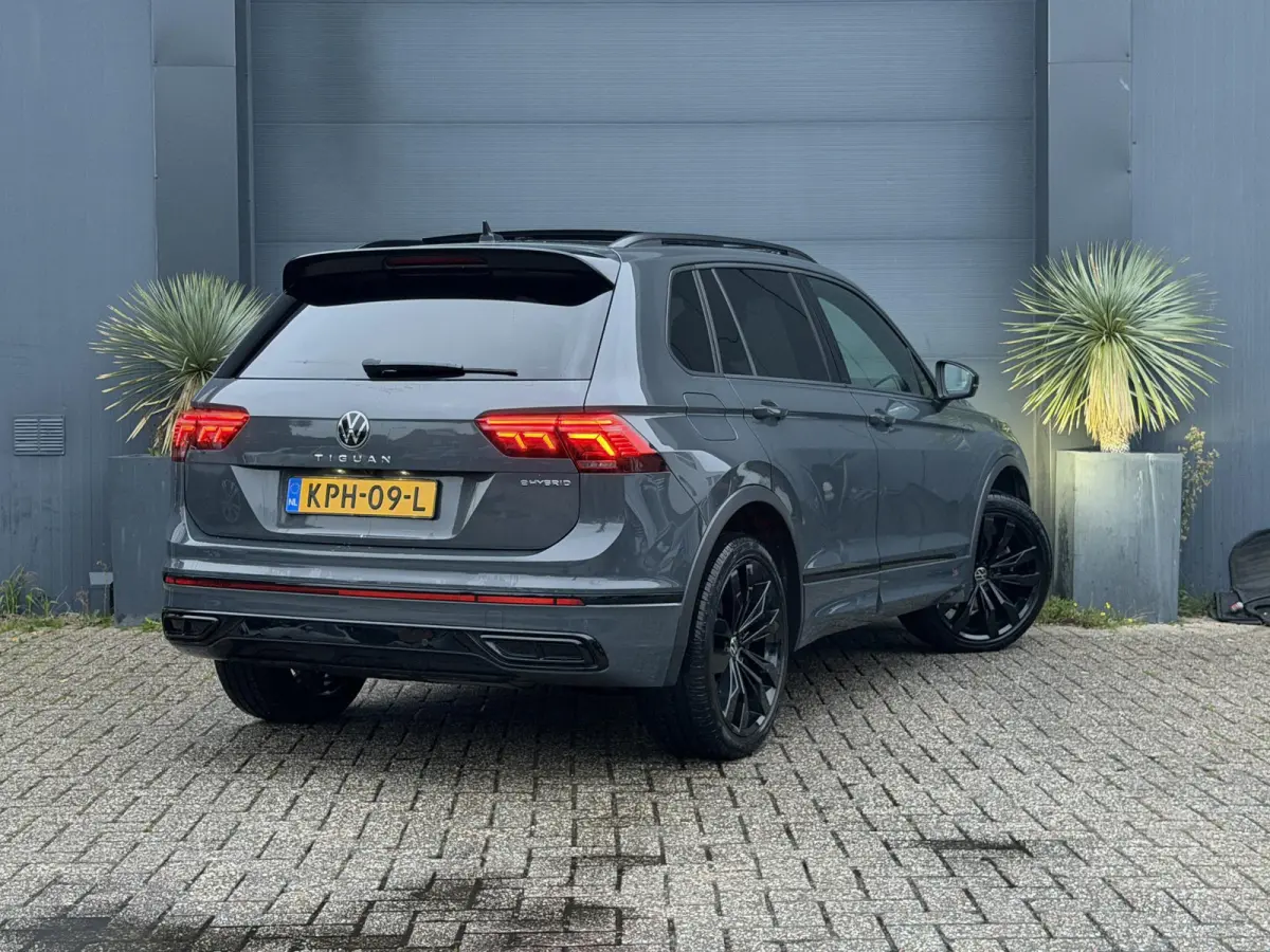 1.4 TSI eHybrid R-Line Business+