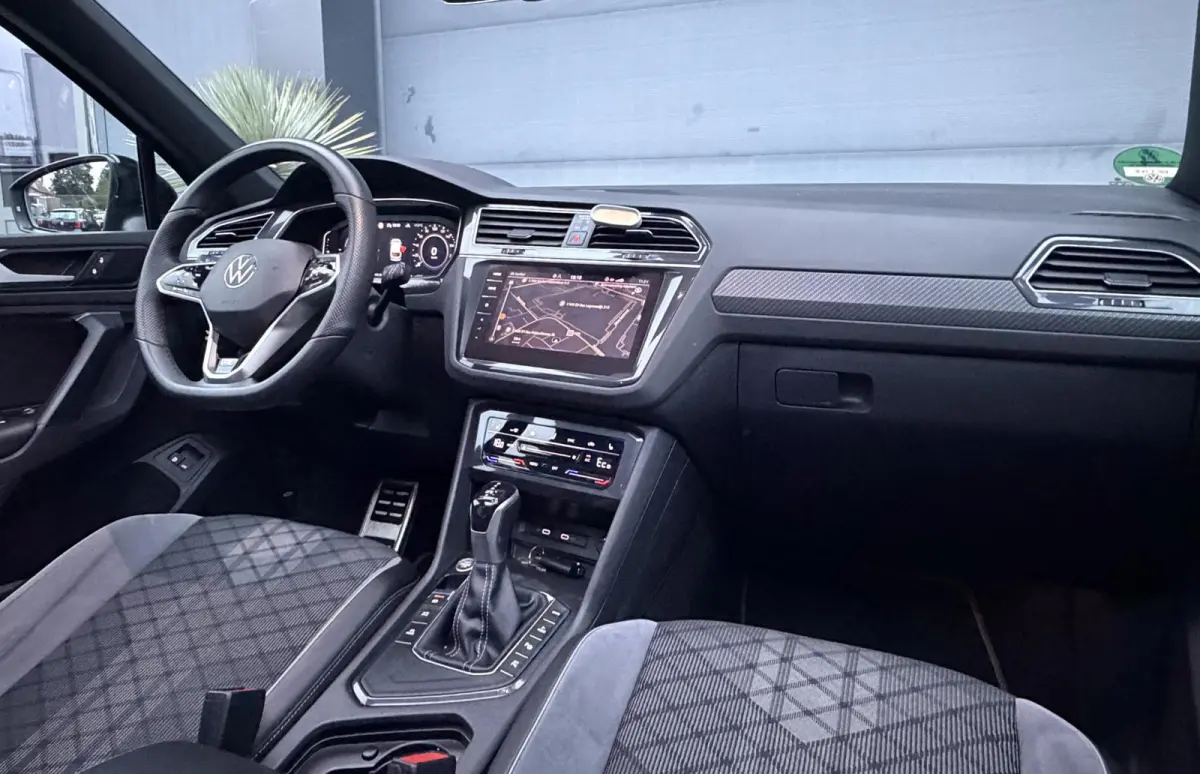 1.4 TSI eHybrid R-Line Business+