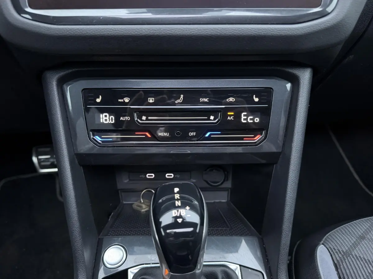 1.4 TSI eHybrid R-Line Business+