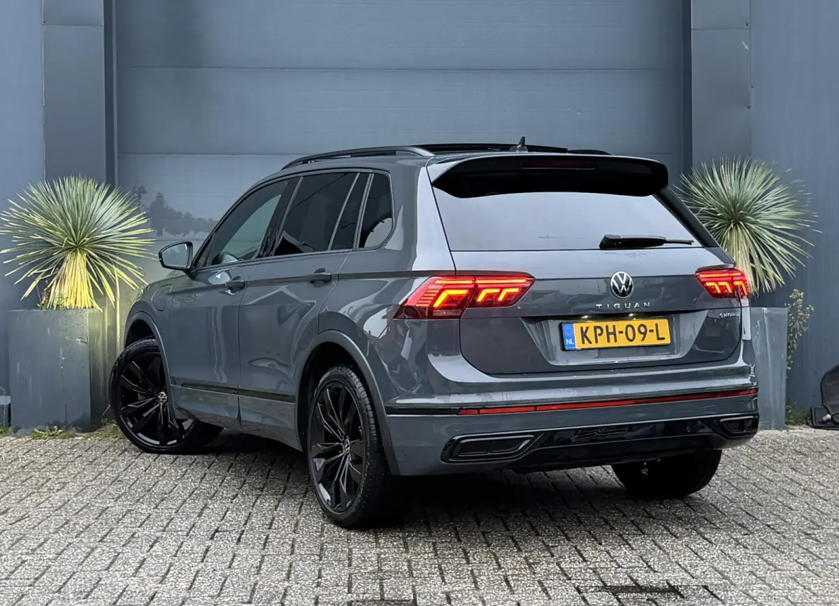 1.4 TSI eHybrid R-Line Business+