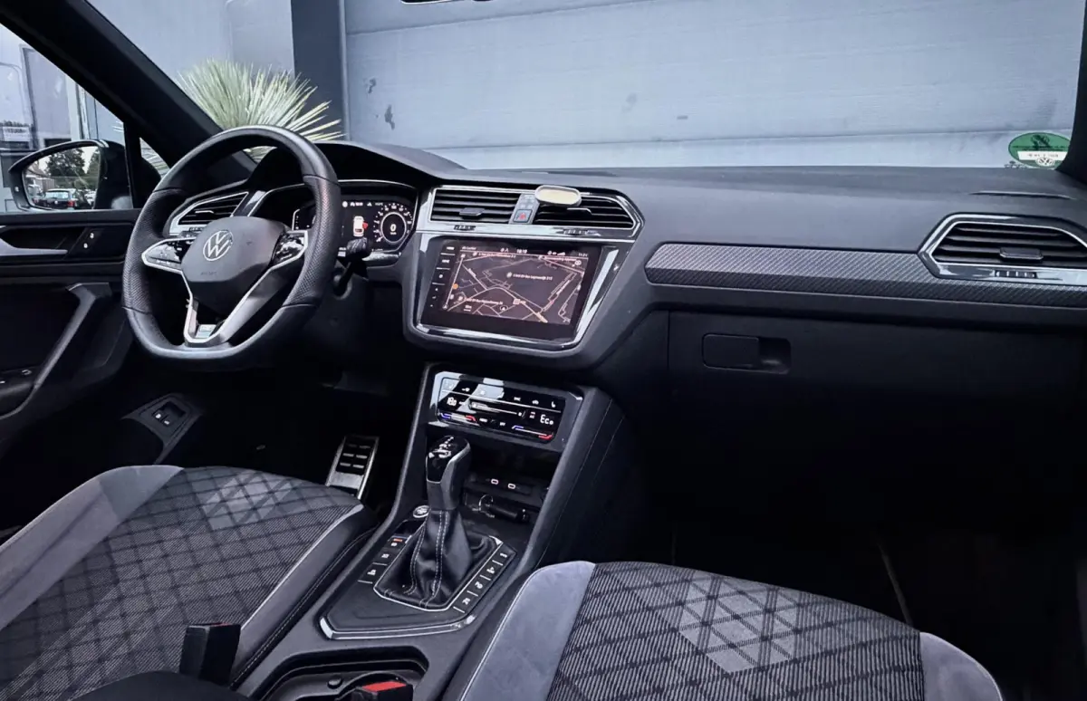 1.4 TSI eHybrid 3x R-Line PANO|KEYLESS|360|VOL