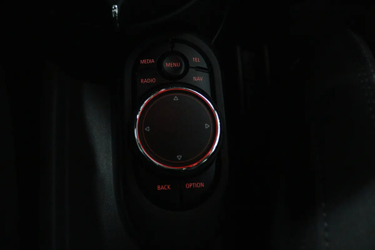 2.0 Cooper S Chili Serious Business JCW (PANORAMADAK, H/K AUDIO, CRUISE CONTROL)