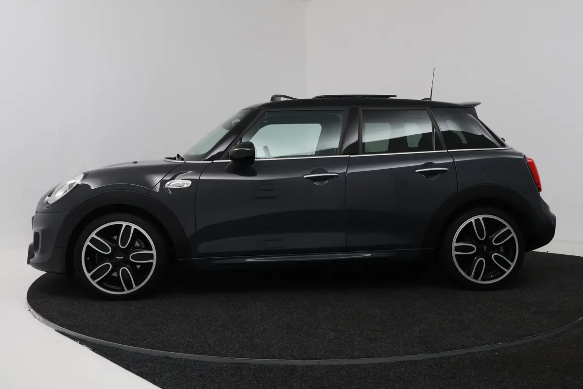 2.0 Cooper S Chili Serious Business JCW (PANORAMADAK, H/K AUDIO, CRUISE CONTROL)