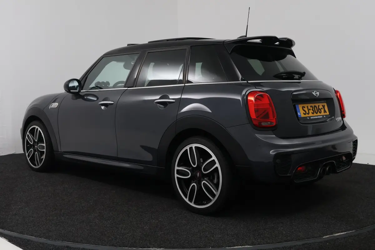 2.0 Cooper S Chili Serious Business JCW (PANORAMADAK, H/K AUDIO, CRUISE CONTROL)