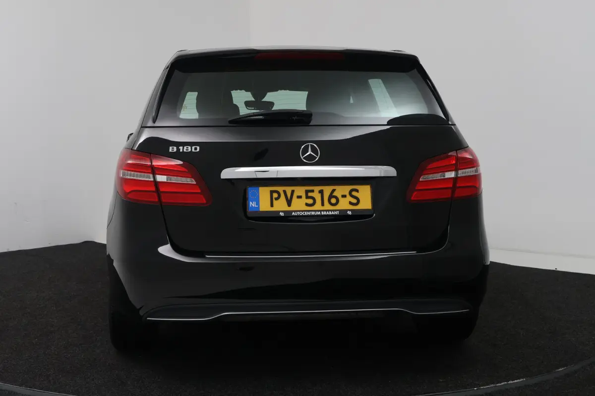 180 Business Solution (STOELVERWARMING, CAMERA, CRUISE CONTROL)
