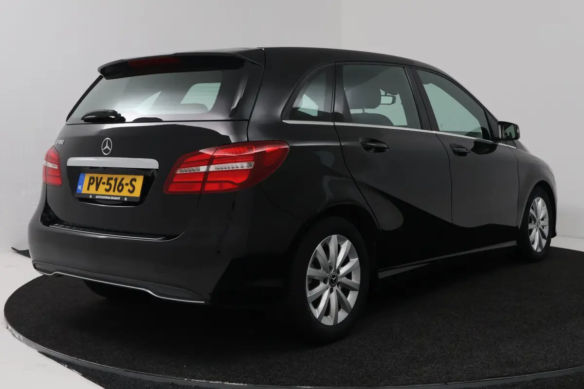 180 Business Solution (STOELVERWARMING, CAMERA, CRUISE CONTROL)
