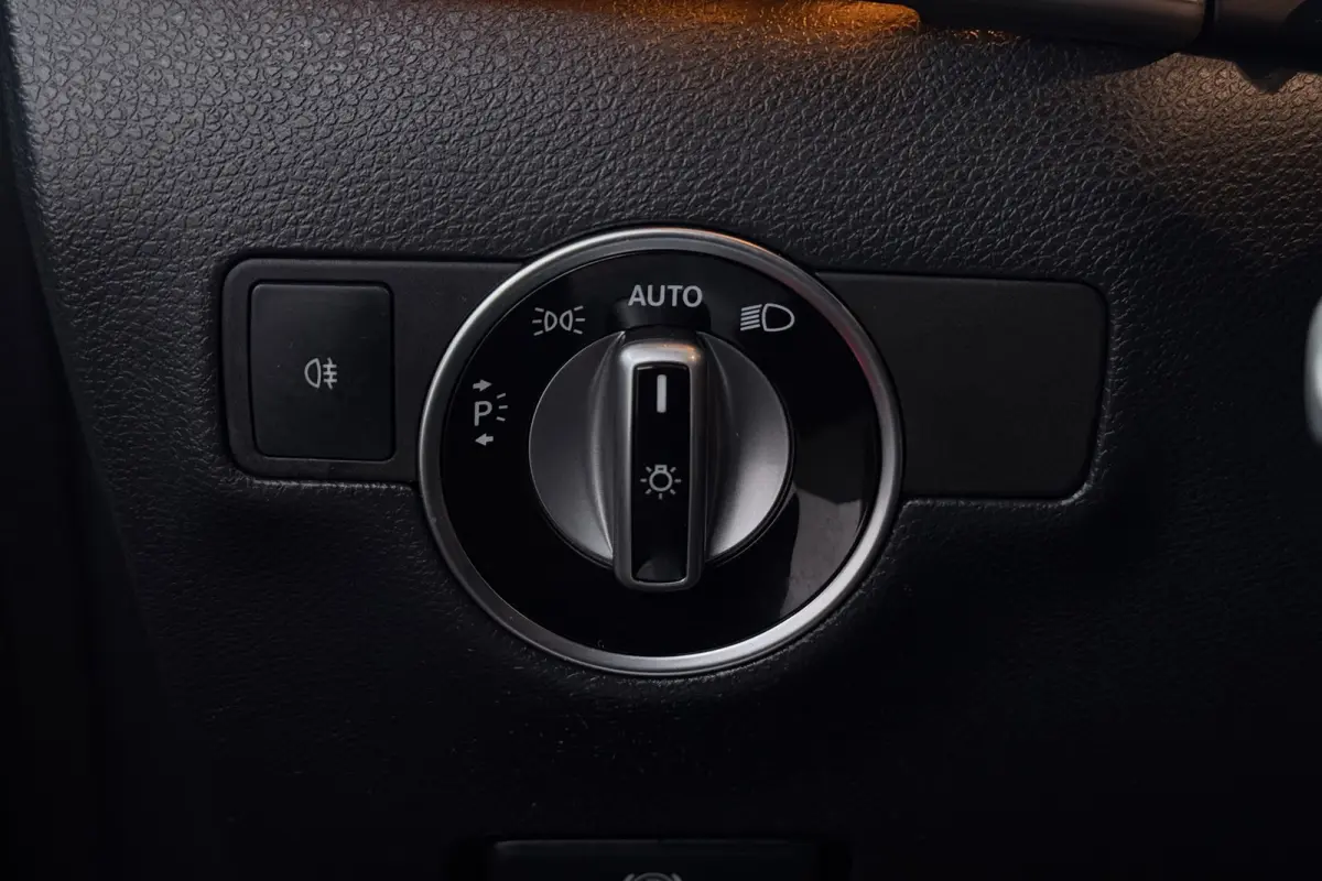 180 Business Solution (STOELVERWARMING, CAMERA, CRUISE CONTROL)
