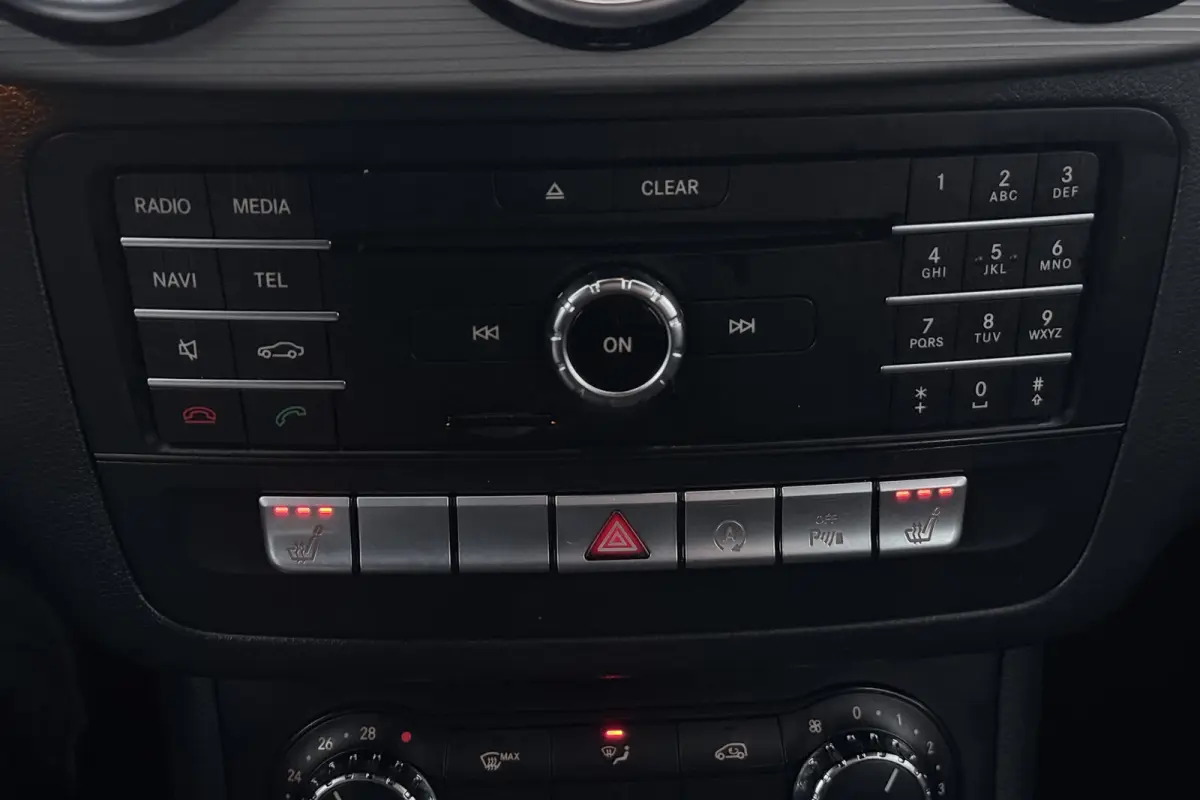 180 Business Solution (STOELVERWARMING, CAMERA, CRUISE CONTROL)