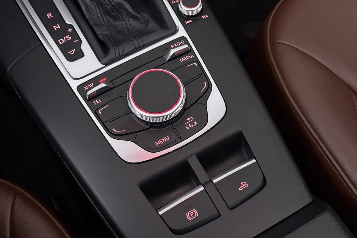 1.4 TFSI Ambiente Pro Line Plus (STOELVERWARMING, AUTOMAAT, NAVIGATIE)
