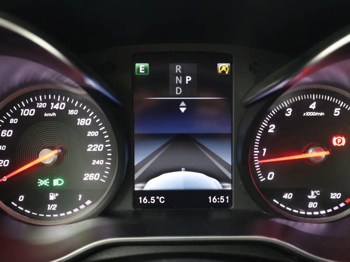 200 184 PK AUT. AMG SPORT PREMIUM PLUS + BURMESTER | TREKHAAK | CAMERA | STOELVERW.