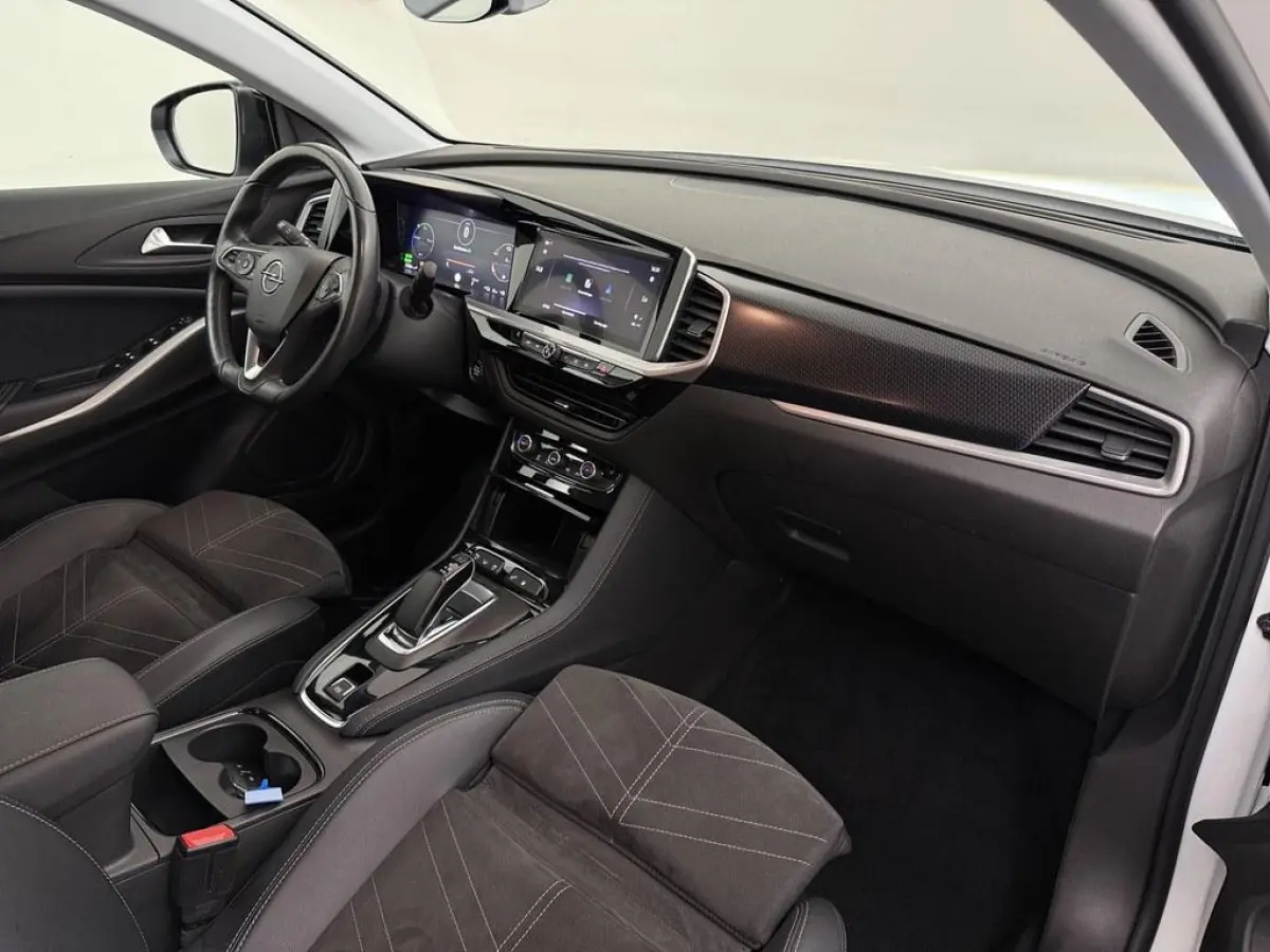 1.6T 225pk PHEV Ultimate Alcantara/Winterpakket /Ecc/Led.Matrix/360.Camera/Nav/El.Klep/CarPlay/Virtual.Cockpit