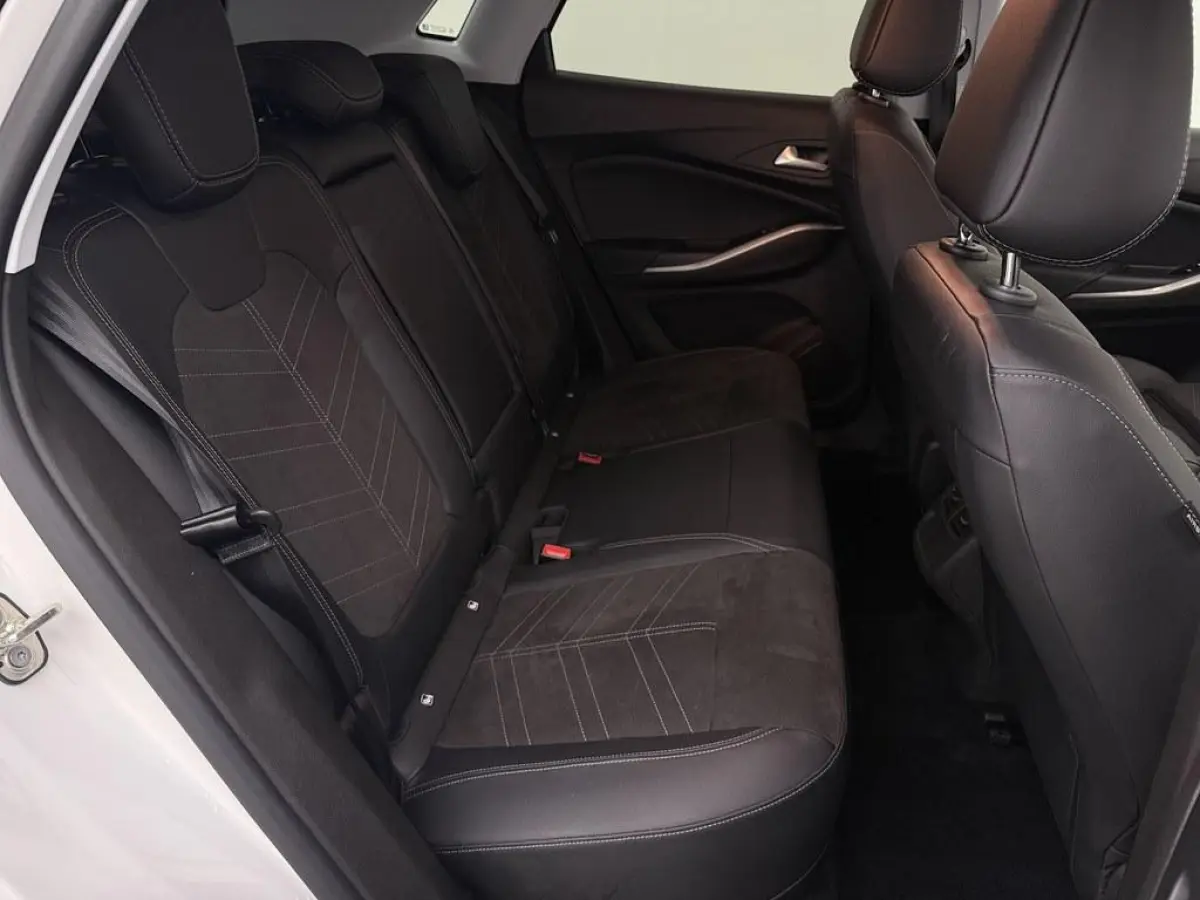 1.6T 225pk PHEV Ultimate Alcantara/Winterpakket /Ecc/Led.Matrix/360.Camera/Nav/El.Klep/CarPlay/Virtual.Cockpit