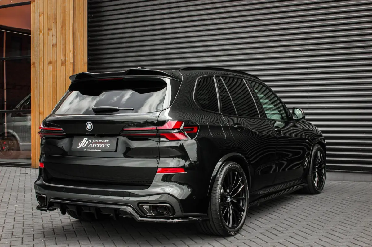 XDrive50e High Executive M-SPORT PRO / M-SEATS / SOFT CLOSE / PANO- DAK / LUCHTVERING / DRIVING ASSISANT PROFESSIONAL