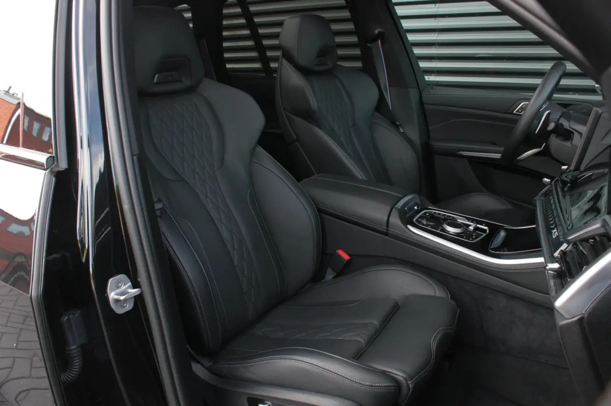 XDrive50e High Executive M-SPORT PRO / M-SEATS / SOFT CLOSE / PANO- DAK / LUCHTVERING / DRIVING ASSISANT PROFESSIONAL