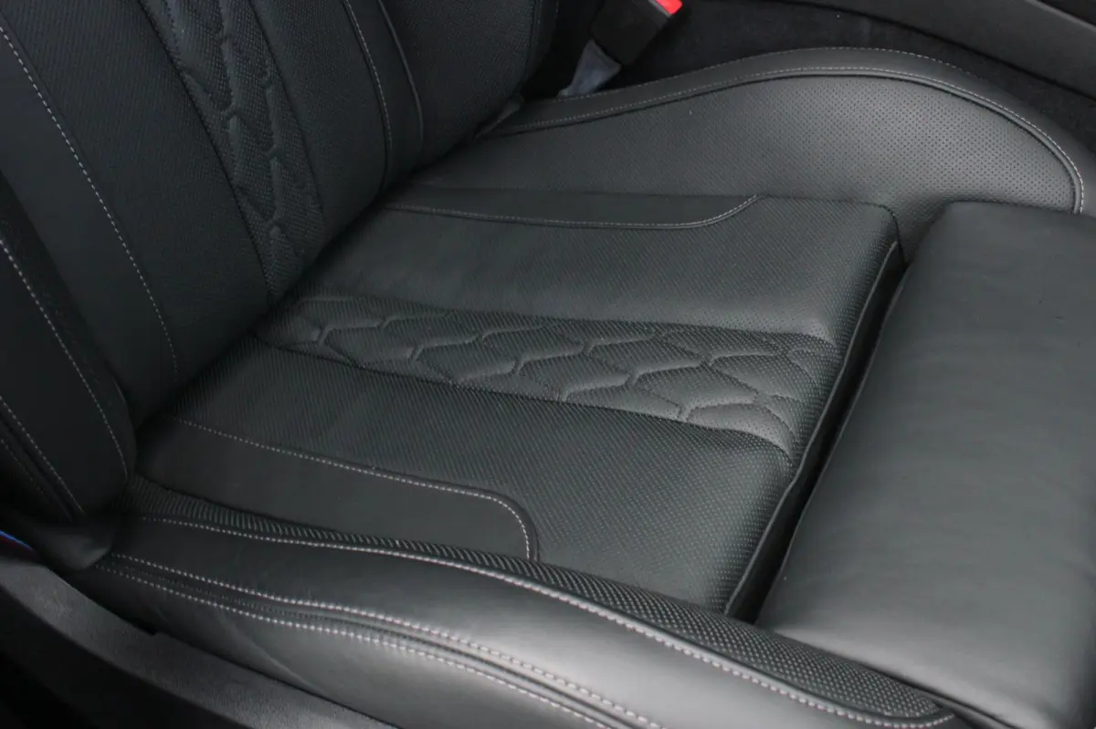 XDrive50e High Executive M-SPORT PRO / M-SEATS / SOFT CLOSE / PANO- DAK / LUCHTVERING / DRIVING ASSISANT PROFESSIONAL