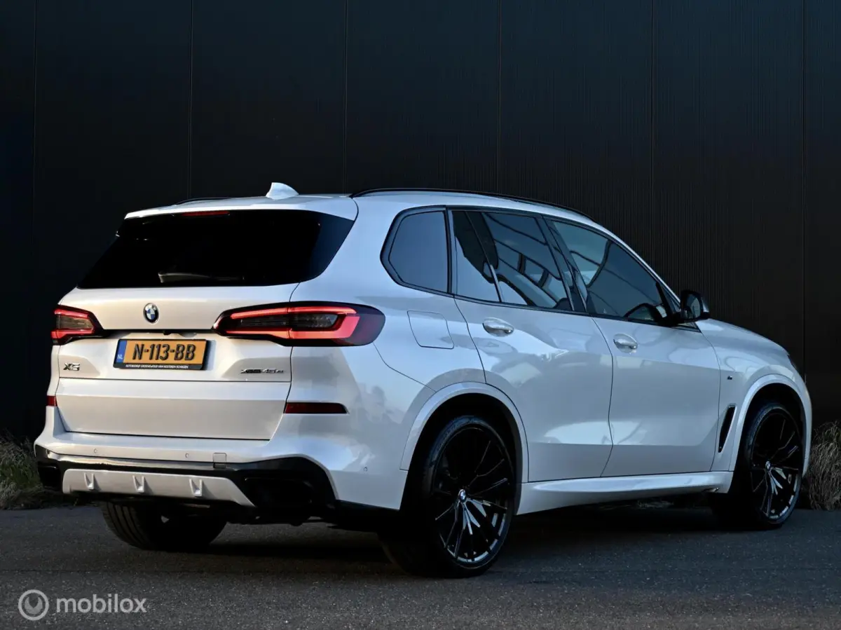 xDrive45e High Executive I Pano I Luchtvering I Trekhaak