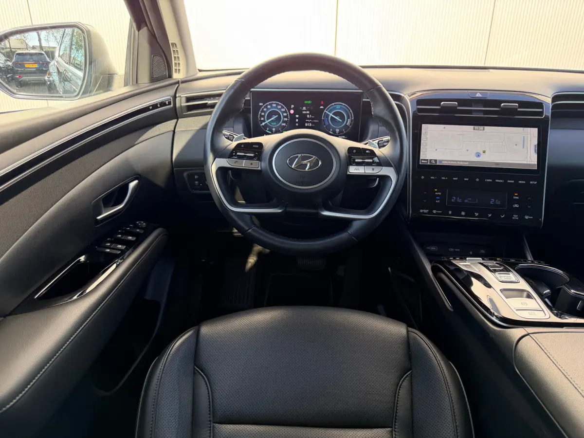 1.6 T-GDI PHEV Premium 4WD / Zwart Leder / 360 Camera / Stoelverkoeling / Stoelverwarming Voor + Achter / Memory Seat / Navigatie / Smart Parking Remote / Automaat
