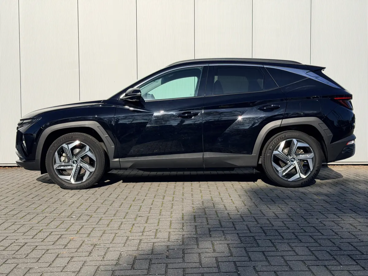 1.6 T-GDI PHEV Premium 4WD / Zwart Leder / 360 Camera / Stoelverkoeling / Stoelverwarming Voor + Achter / Memory Seat / Navigatie / Smart Parking Remote / Automaat