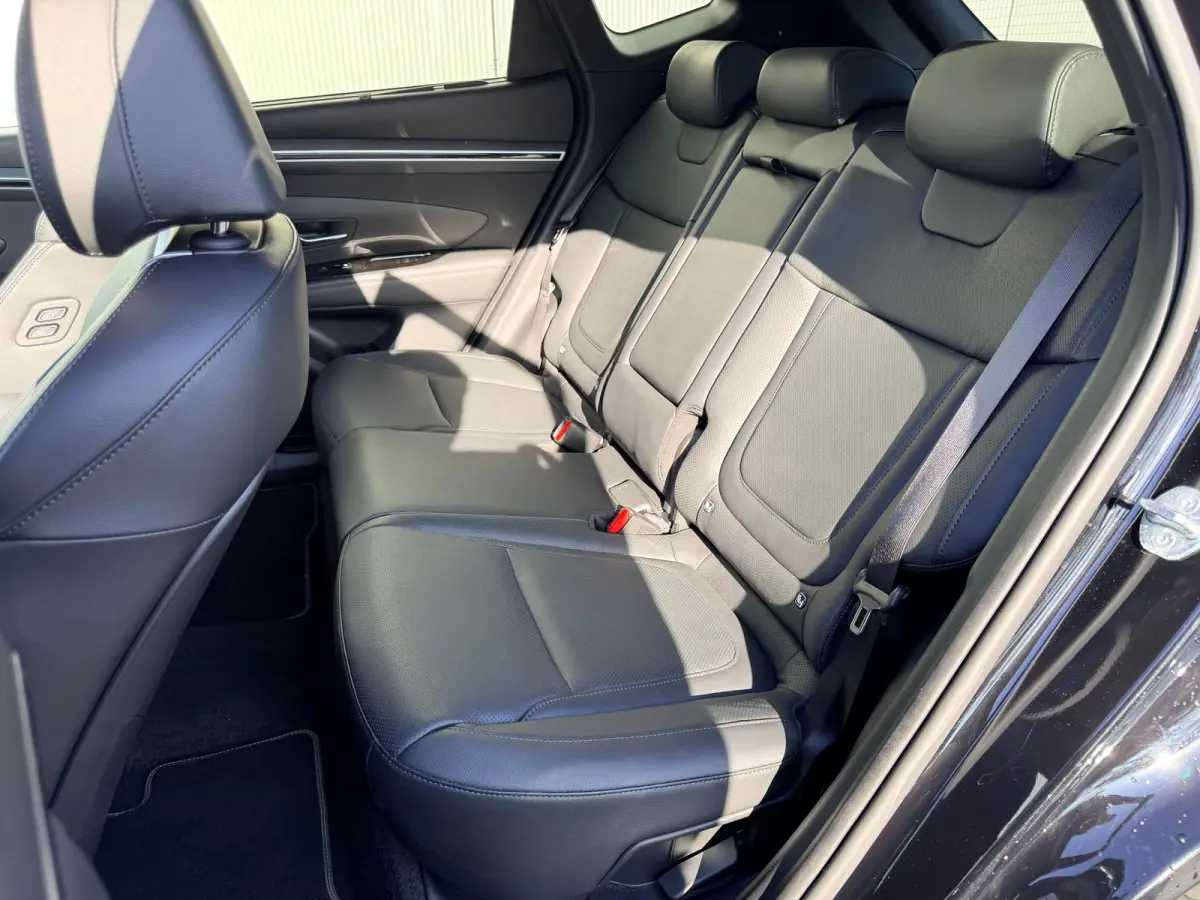 1.6 T-GDI PHEV Premium 4WD / Zwart Leder / 360 Camera / Stoelverkoeling / Stoelverwarming Voor + Achter / Memory Seat / Navigatie / Smart Parking Remote / Automaat