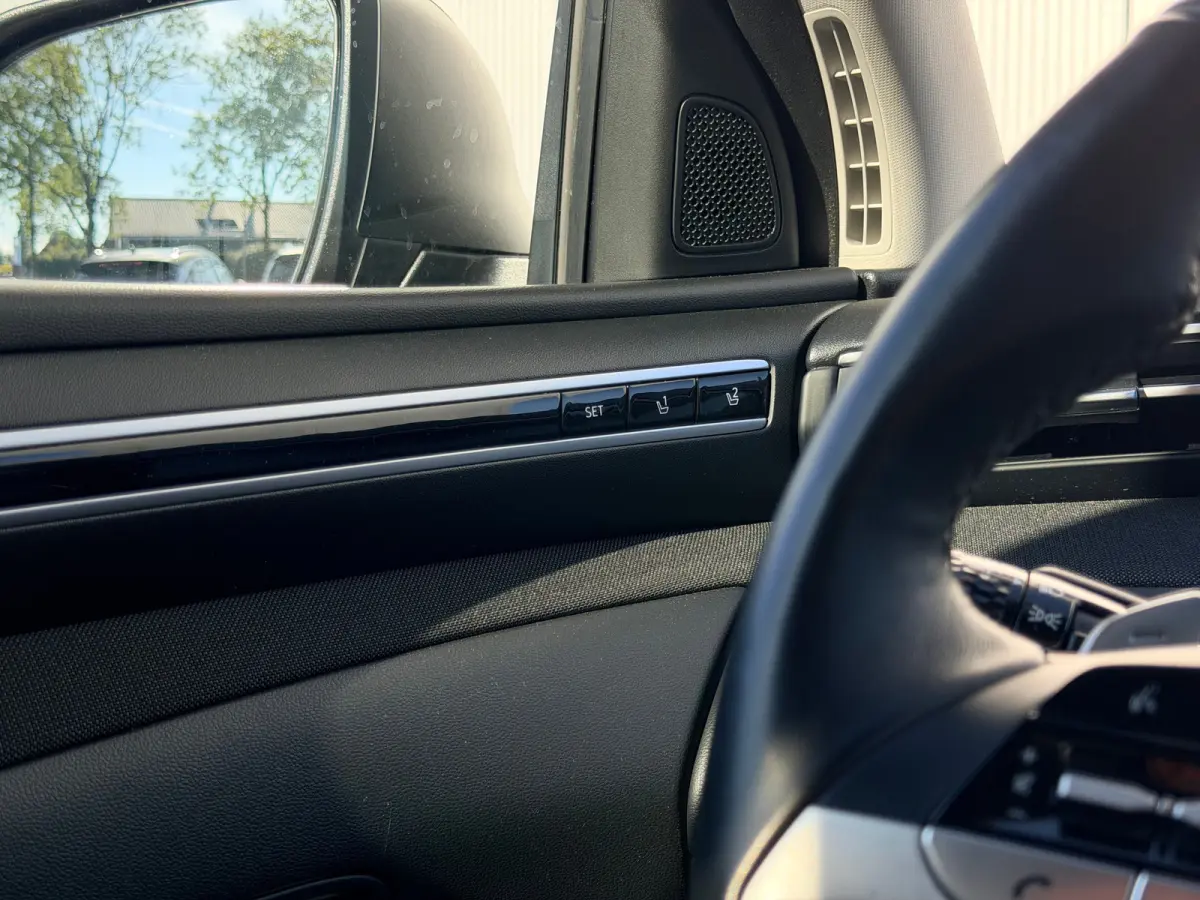 1.6 T-GDI PHEV Premium 4WD / Zwart Leder / 360 Camera / Stoelverkoeling / Stoelverwarming Voor + Achter / Memory Seat / Navigatie / Smart Parking Remote / Automaat