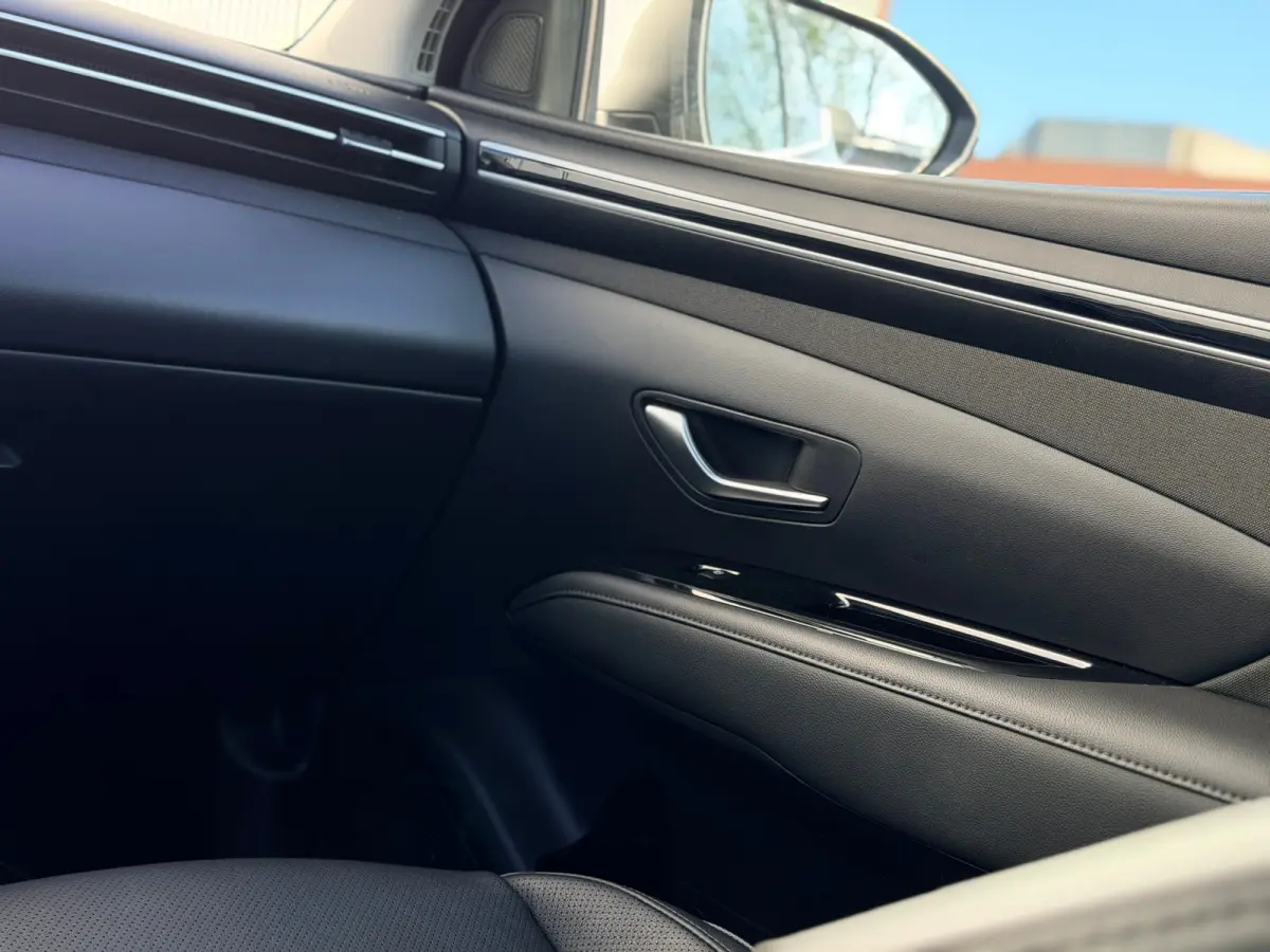 1.6 T-GDI PHEV Premium 4WD / Zwart Leder / 360 Camera / Stoelverkoeling / Stoelverwarming Voor + Achter / Memory Seat / Navigatie / Smart Parking Remote / Automaat