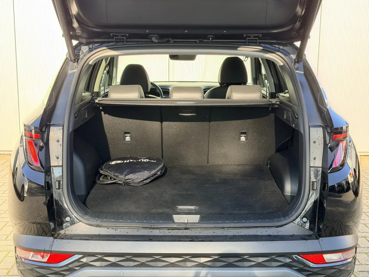 1.6 T-GDI PHEV Premium 4WD / Zwart Leder / 360 Camera / Stoelverkoeling / Stoelverwarming Voor + Achter / Memory Seat / Navigatie / Smart Parking Remote / Automaat