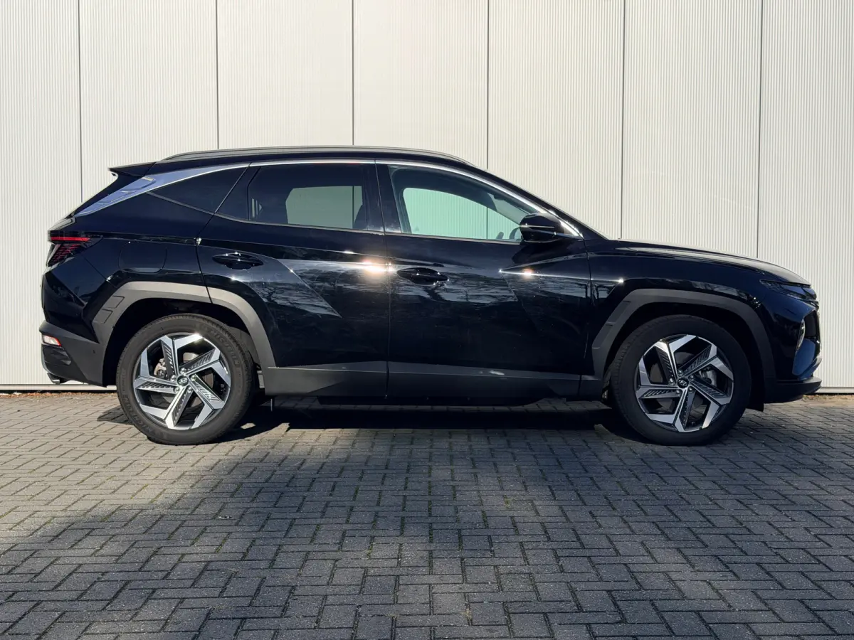 1.6 T-GDI PHEV Premium 4WD / Zwart Leder / 360 Camera / Stoelverkoeling / Stoelverwarming Voor + Achter / Memory Seat / Navigatie / Smart Parking Remote / Automaat