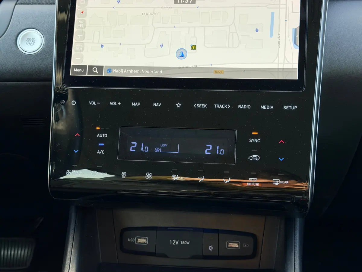 1.6 T-GDI PHEV Premium 4WD / Zwart Leder / 360 Camera / Stoelverkoeling / Stoelverwarming Voor + Achter / Memory Seat / Navigatie / Smart Parking Remote / Automaat