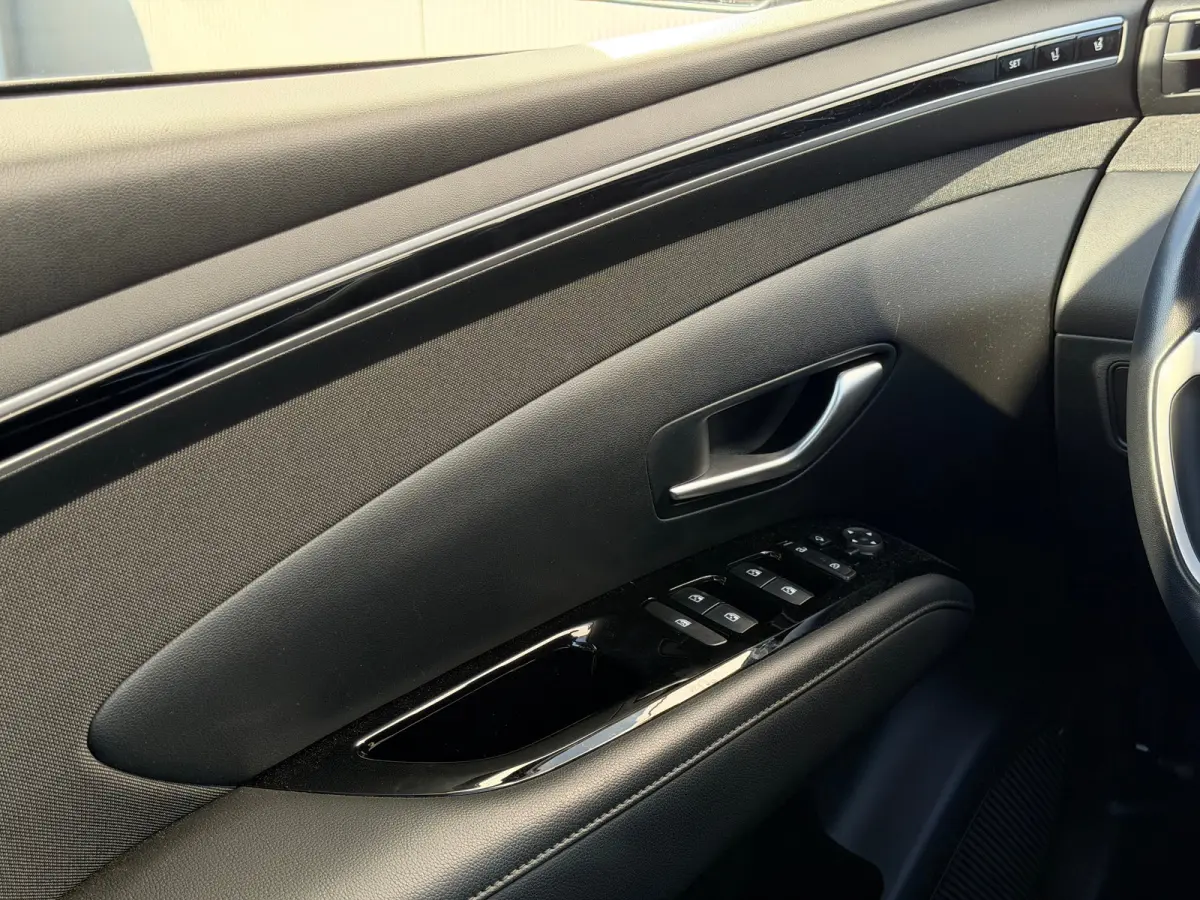 1.6 T-GDI PHEV Premium 4WD / Zwart Leder / 360 Camera / Stoelverkoeling / Stoelverwarming Voor + Achter / Memory Seat / Navigatie / Smart Parking Remote / Automaat